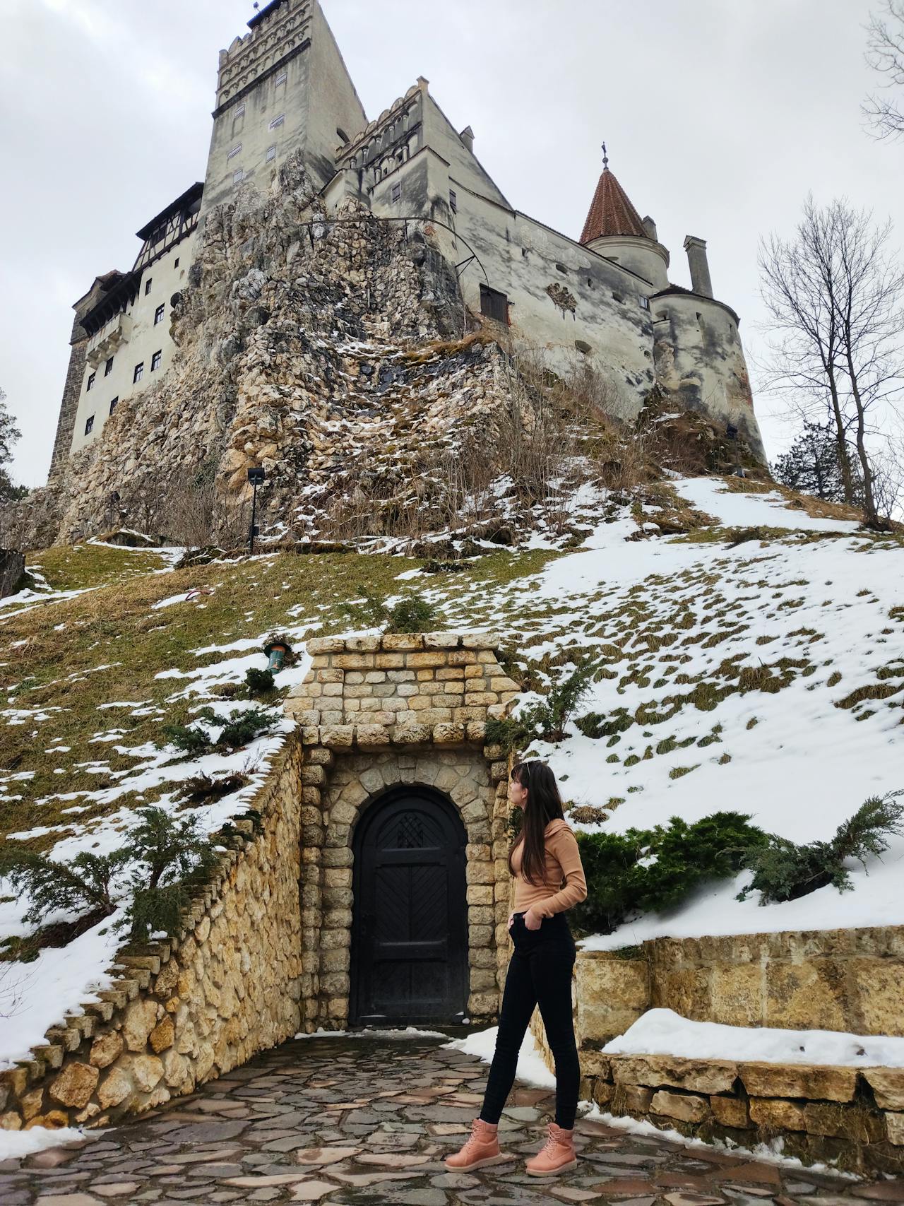 Castelul Dracula: Destinația perfectă pentru călătorii în căutarea frissonului