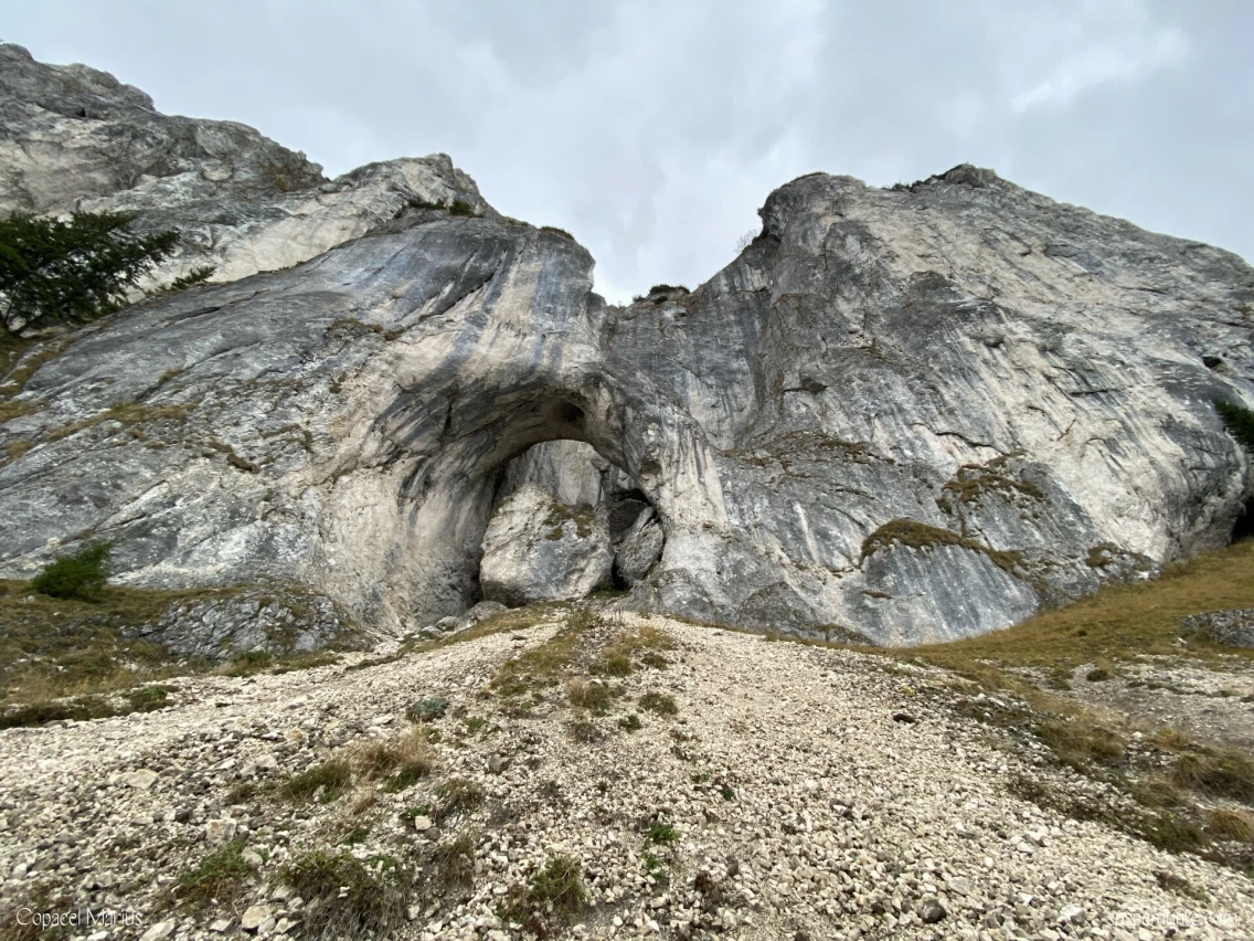 Traseu spectaculos în Piatra Craiului: o aventură în inima naturii